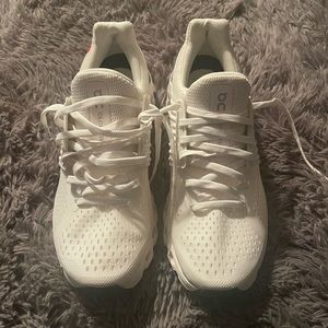 ✨BRAND NEW- NEVER WORN On Cloud’s✨